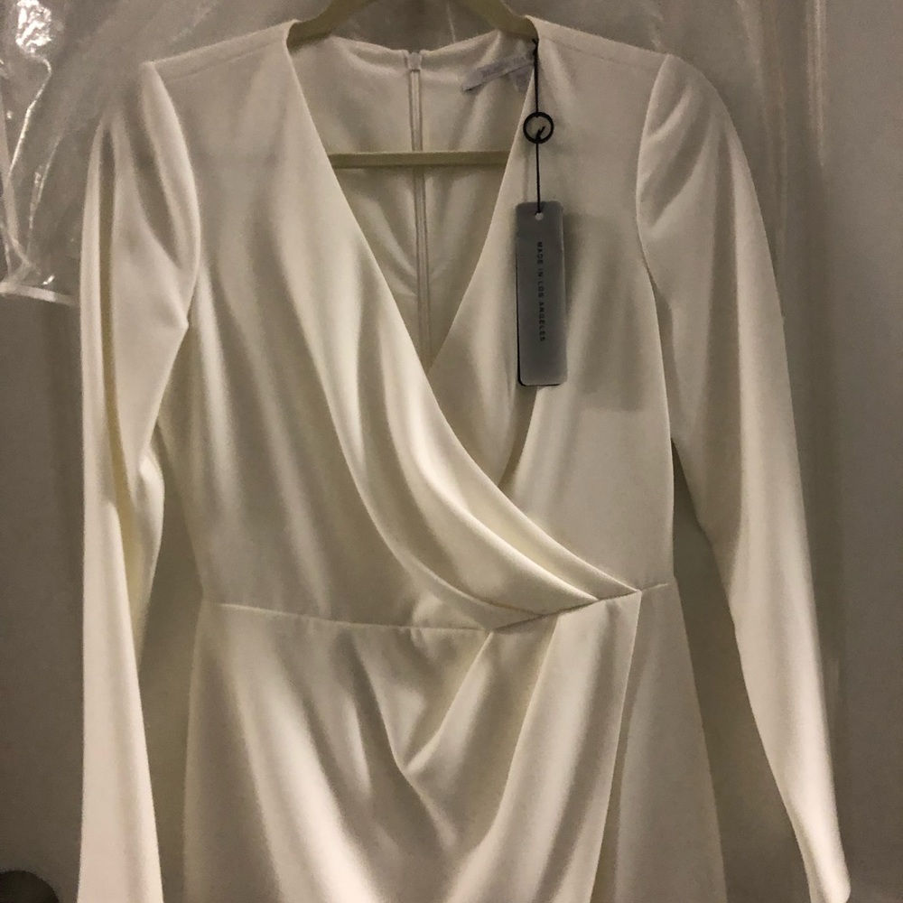 Black Halo cream color dress, beautifully lined flattering cut for all figures. - Picture 3 of 8